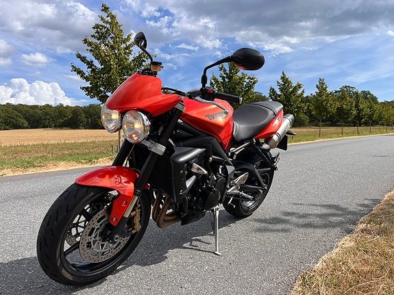 Triumph Street Triple R 3 of 5