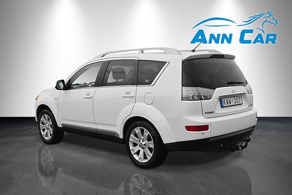 Mitsubishi Outlander 3 of 9