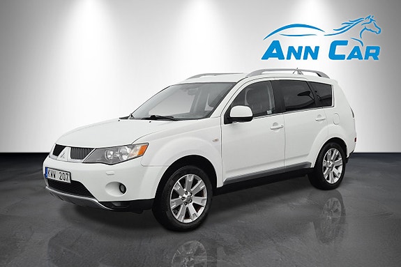 Mitsubishi Outlander 2 of 9