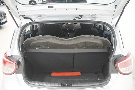 Hyundai i10 6 of 10