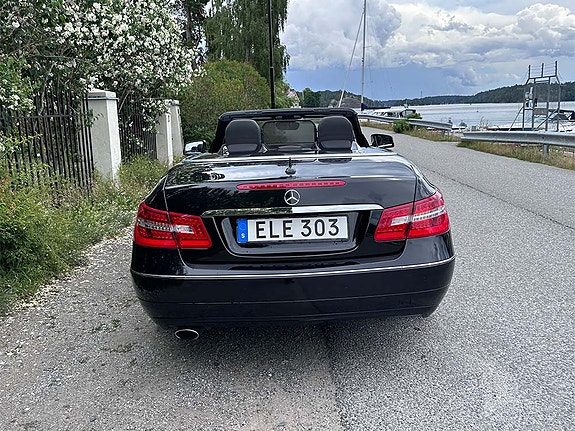 Mercedes-Benz E220 3 of 13