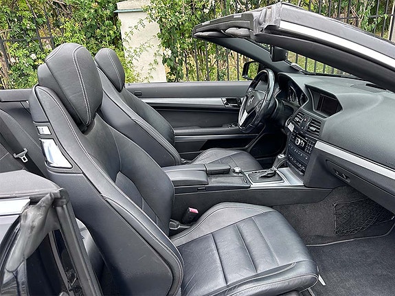 Mercedes-Benz E220 9 of 13