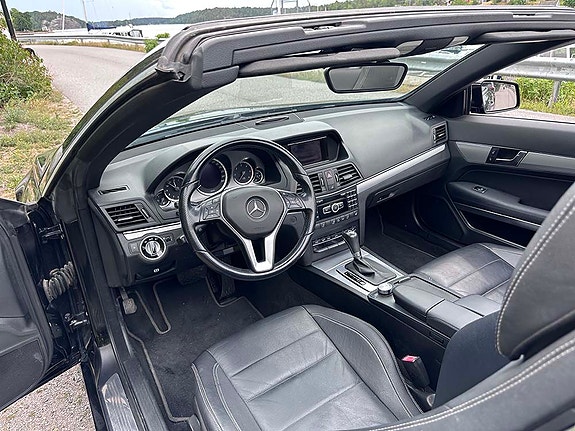 Mercedes-Benz E220 7 of 13