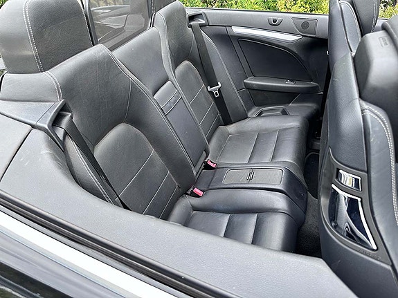 Mercedes-Benz E220 10 of 13