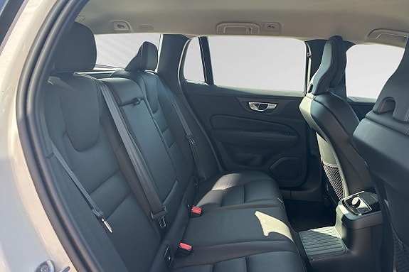 Volvo V60 11 of 16