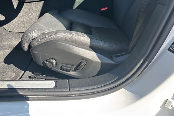 Volvo V60 14 of 16