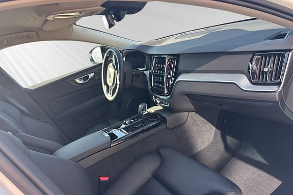 Volvo V60 10 of 16