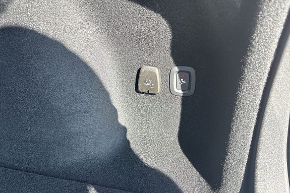 Volvo V60 12 of 16