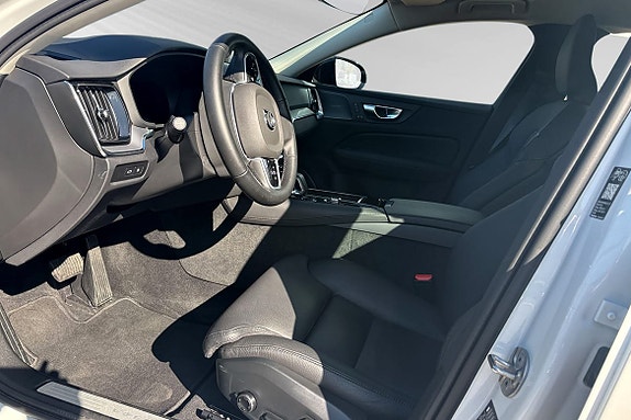 Volvo V60 7 of 16