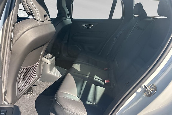 Volvo V60 8 of 16