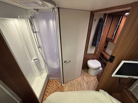 LMC Cruiser Sportline T 722 - Queenbed - Alde - Automat - 150hk - Nyservad - 17 of 19