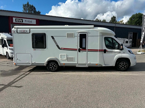 LMC Cruiser Sportline T 722 2 of 6