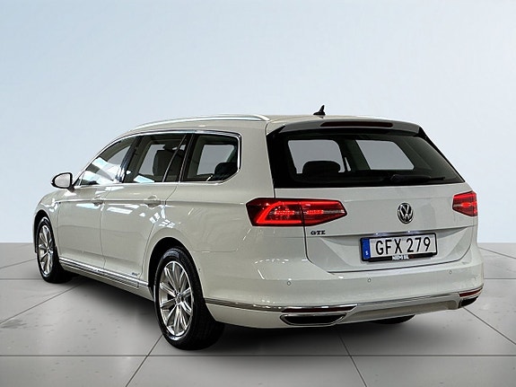 Volkswagen Passat 5 of 21