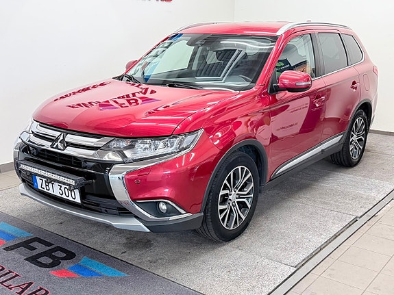 Mitsubishi Outlander 2 of 19