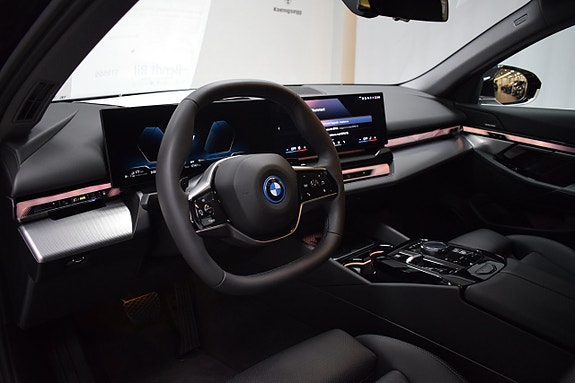 BMW 530e 11 of 25