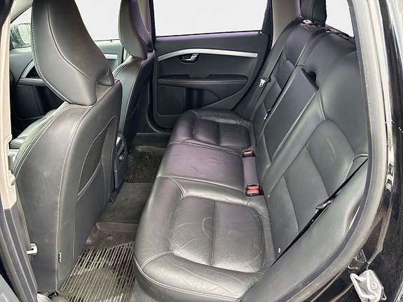 Volvo V70 11 of 12
