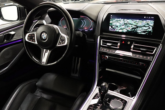 BMW M850i 7 of 30