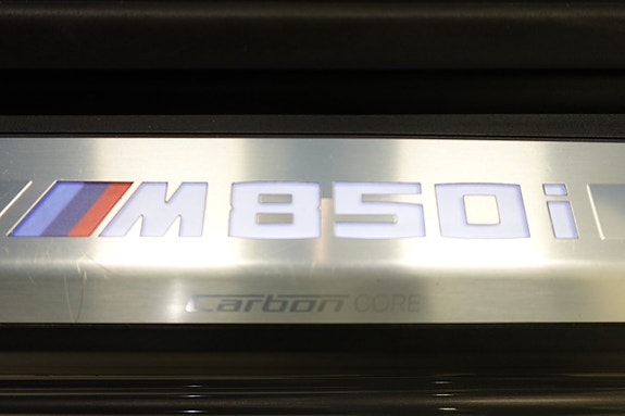BMW M850i 29 of 30