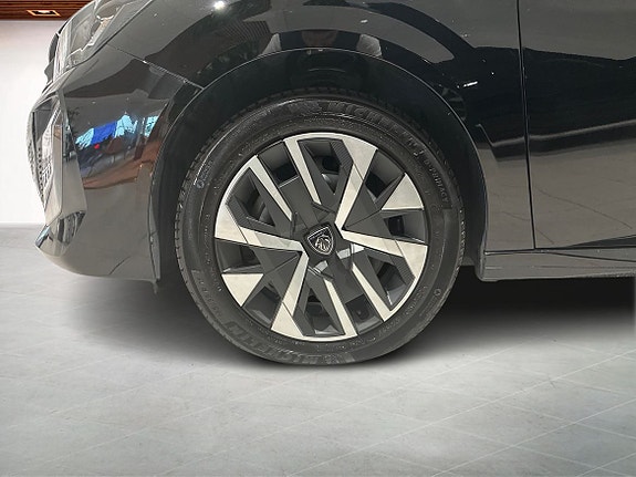 Peugeot 208 9 of 14