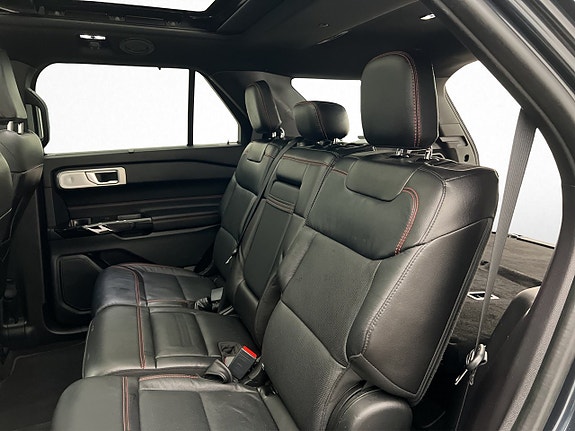 Ford Explorer 26 of 30