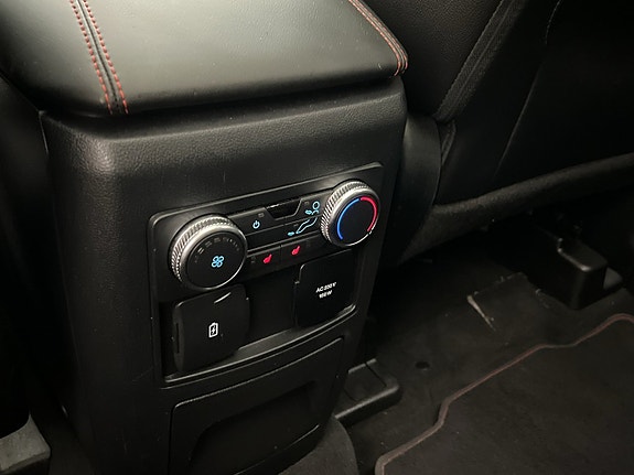 Ford Explorer 25 of 30