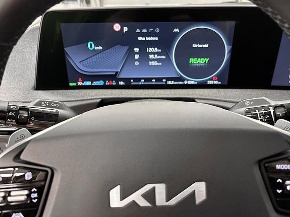 Kia EV6 10 of 15
