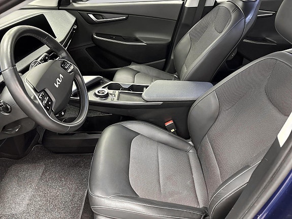 Kia EV6 8 of 15