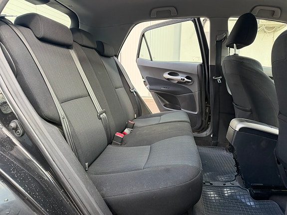 Toyota Auris 16 of 16