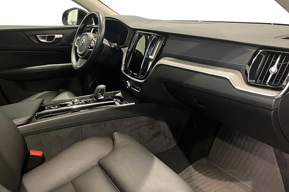 Volvo V60 Cross Country 7 of 22
