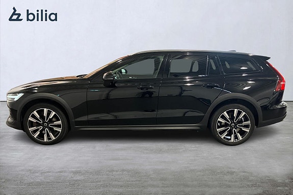 Volvo V60 Cross Country 3 of 22