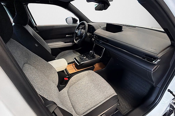 Mazda MX-30 6 of 6