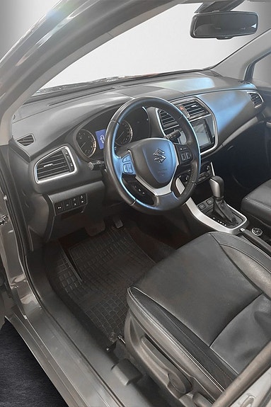 Suzuki S-Cross 5 of 7