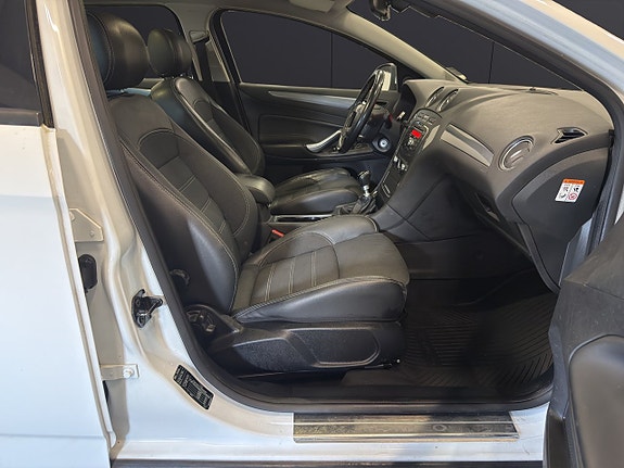Ford Mondeo 11 of 23