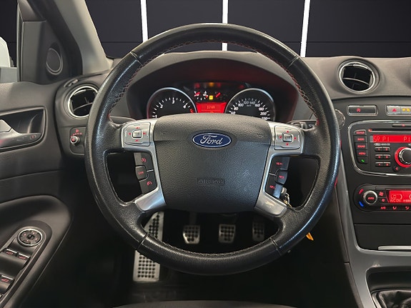 Ford Mondeo 14 of 23