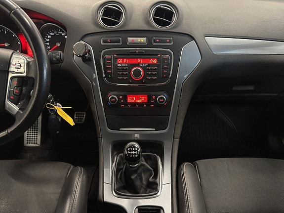Ford Mondeo 16 of 23