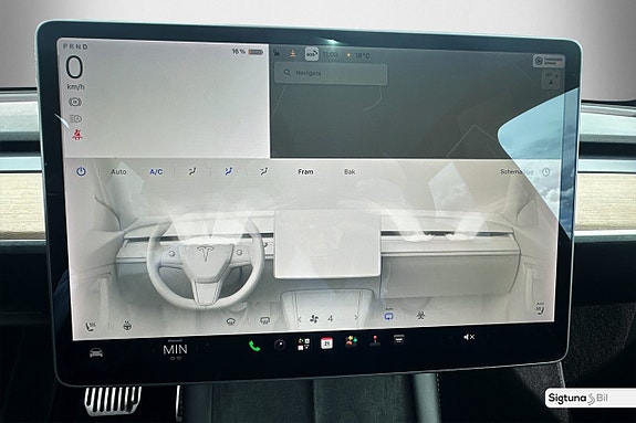Tesla Model Y 22 of 25