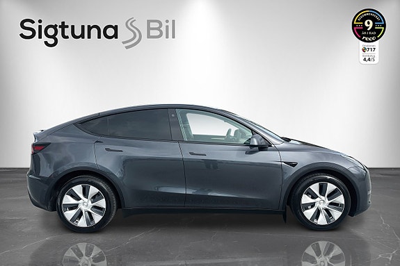 Tesla Model Y 6 of 25