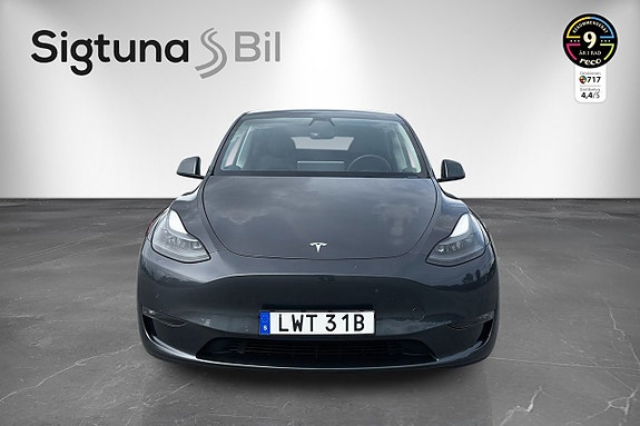 Tesla Model Y 8 of 25