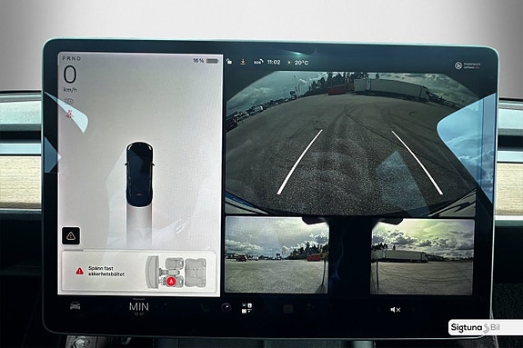 Tesla Model Y 24 of 25