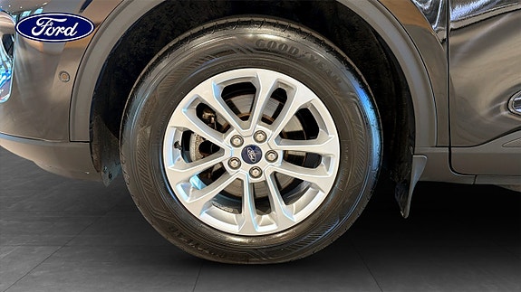 Ford Kuga 9 of 11