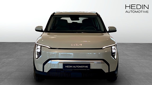 Kia EV3 11 of 13