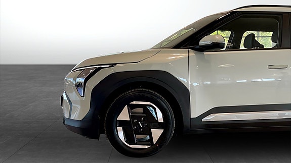 Kia EV3 3 of 13