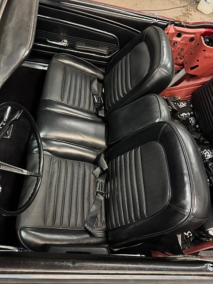 Ford Mustang 19 of 23