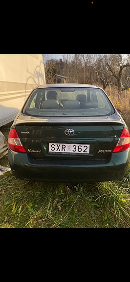Toyota Prius 8 of 8