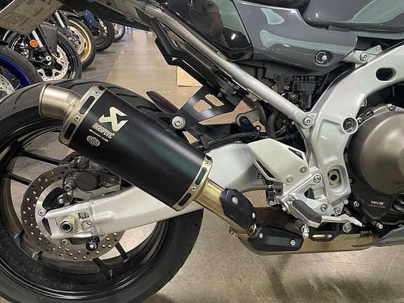 Yamaha XSR900 GP AKRAPOVIC 850 mil xsr xsr- xsr900 gp 4 of 8