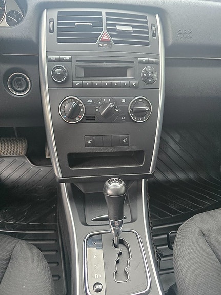 Mercedes-Benz B170 7 of 7