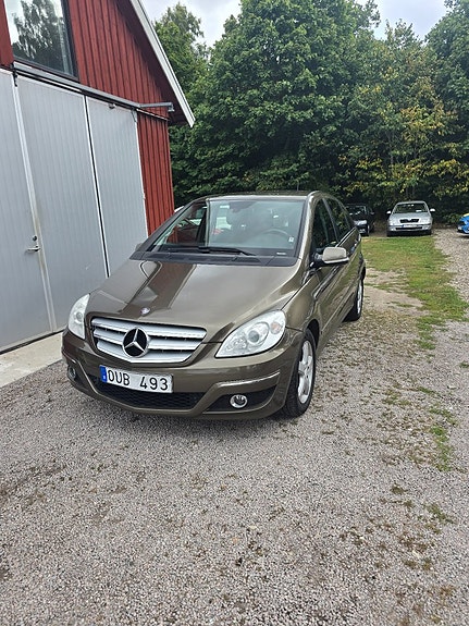Mercedes-Benz B170