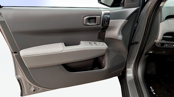 Kia EV3 11 of 12