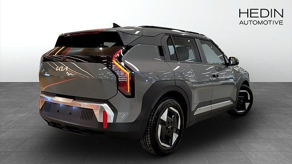 Kia EV3 2 of 12