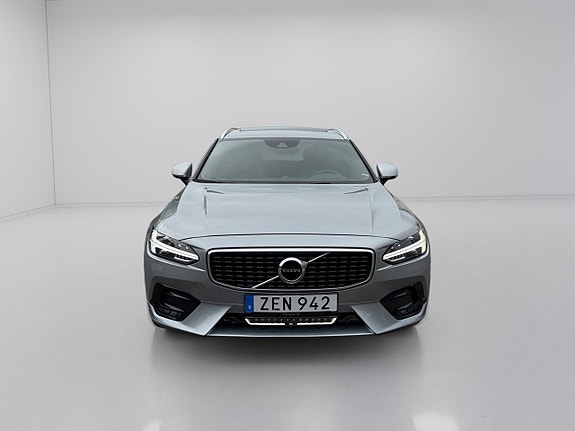 Volvo V90 2 of 23